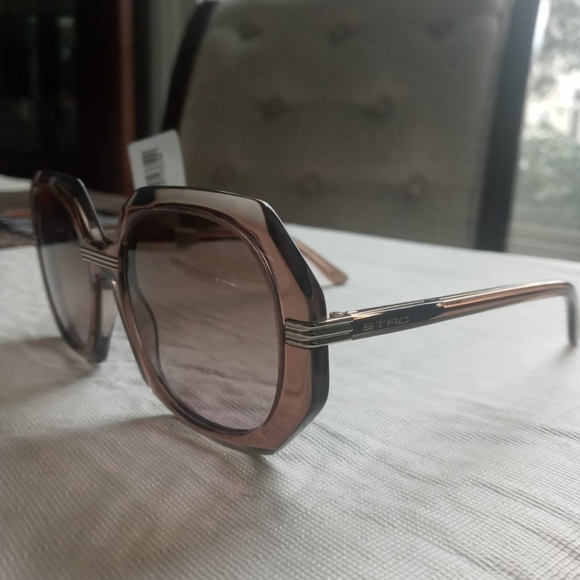 SUNGLASSES - Picture 2 of 3